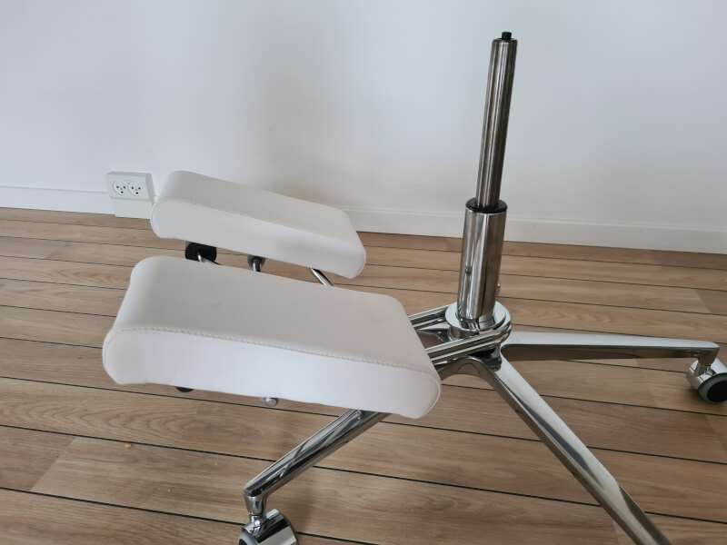 fuax leather white support executive komfortchair leg chair komfort office.jpg
